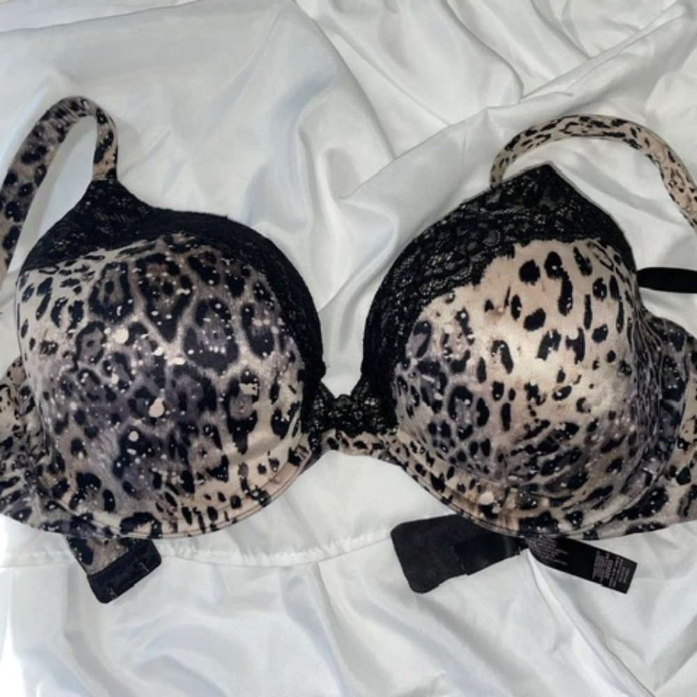 Victoria's Secret Full Coverage bra 32DDD leopard print